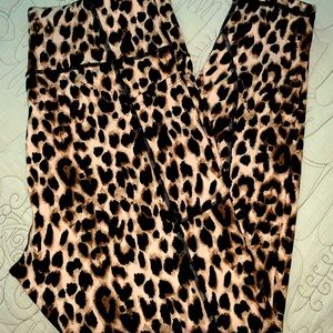 Victoria’s Secret Incredible leggings size 14